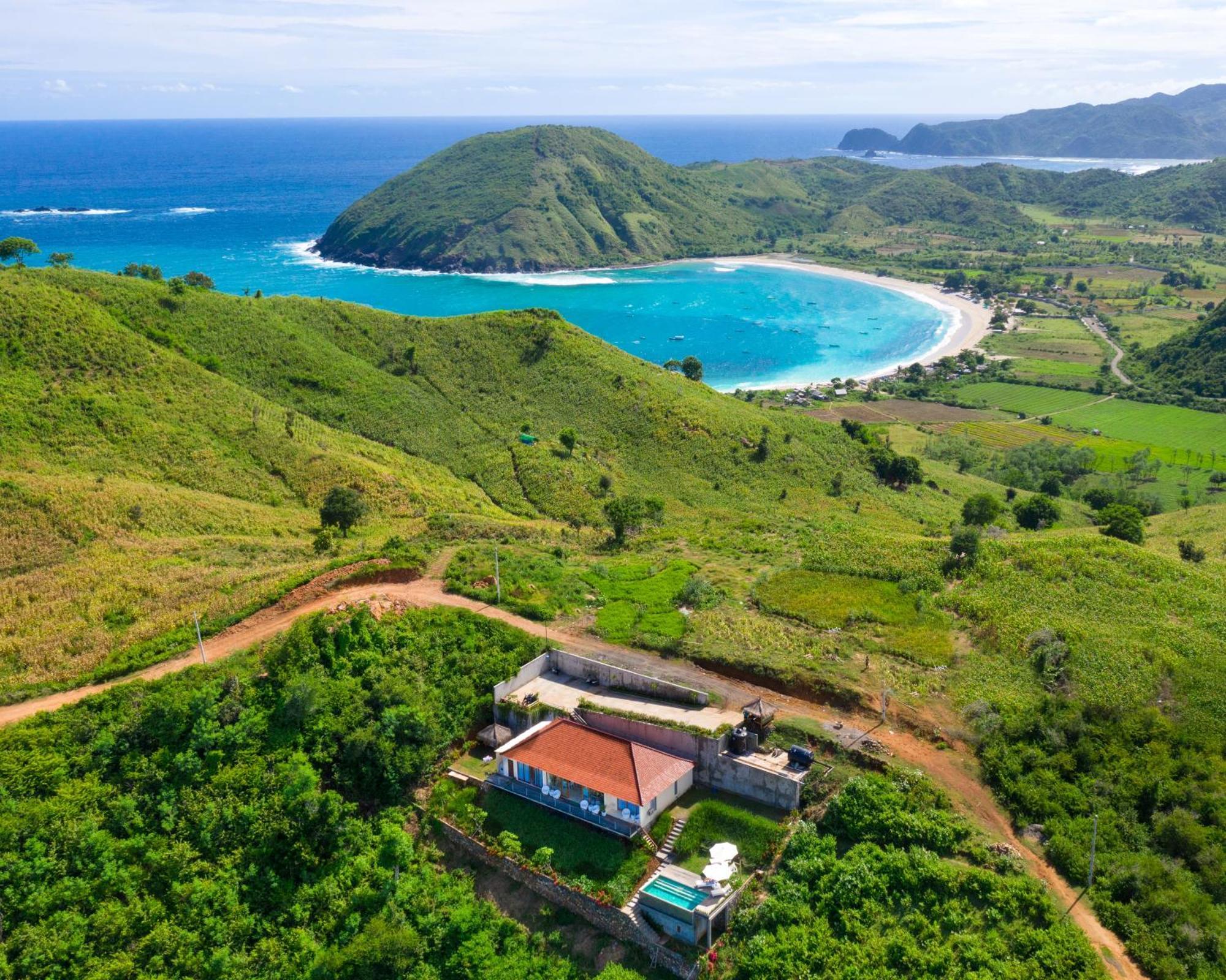 Villa Atas Pelangi Kuta  Экстерьер фото